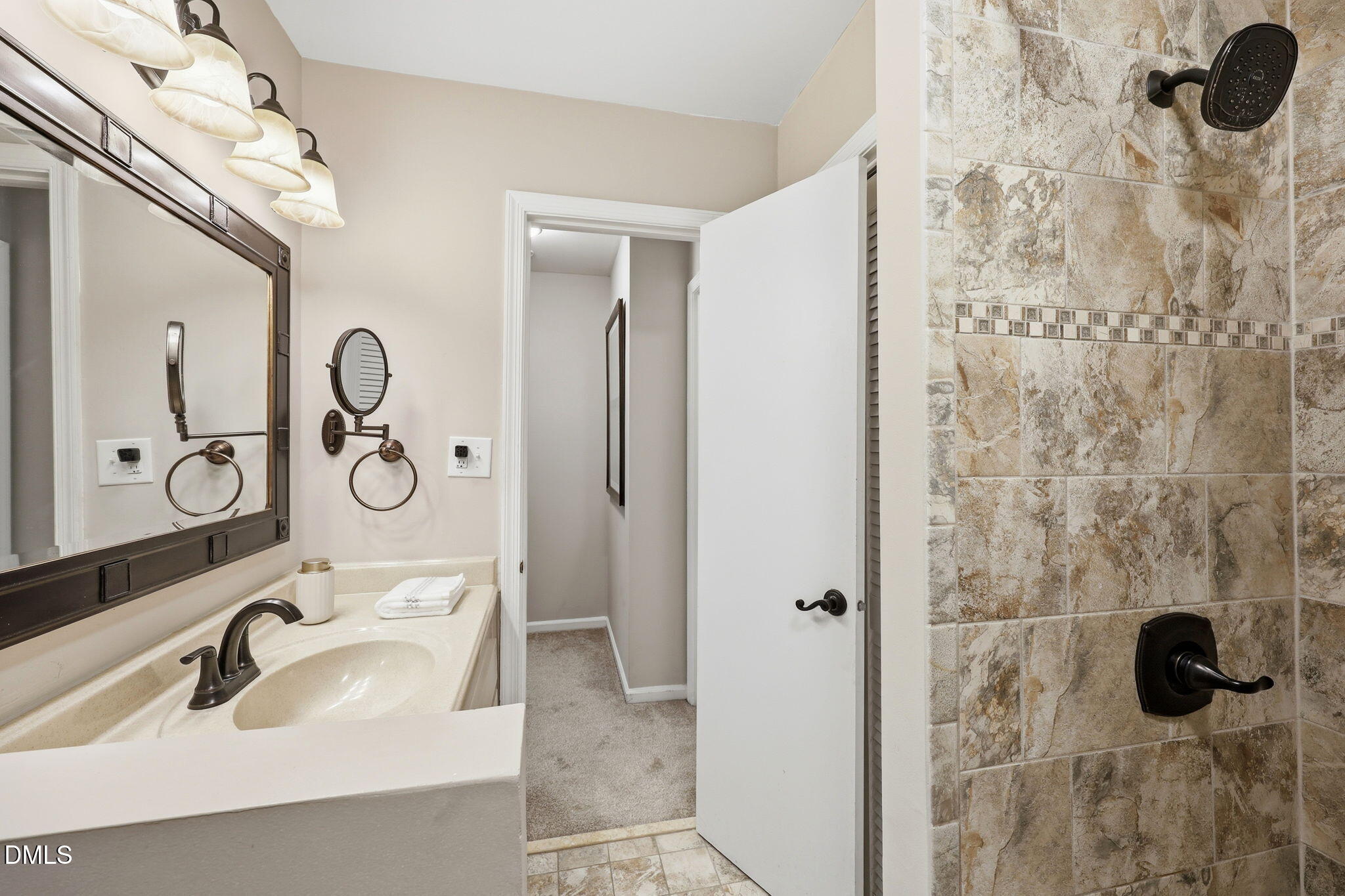 3733 Yorktown Place, Unit 3733 Raleigh, NC 27609 - Photo 21 of 28 43-web-or-mls-IMG_9308