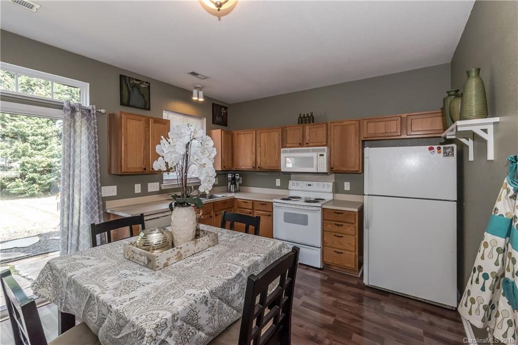 1135 Hipp Road Charlotte, NC 28216 - Photo 11 of 36 Gallery Image 11