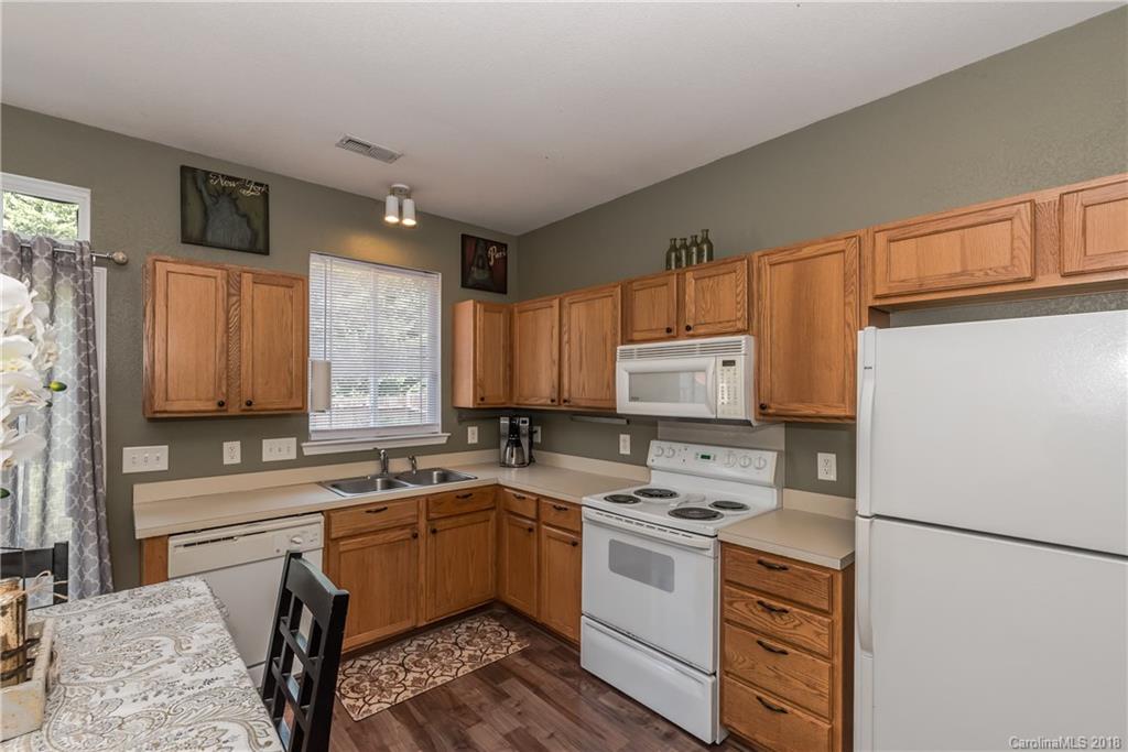 1135 Hipp Road Charlotte, NC 28216 - Photo 12 of 36 Gallery Image 12