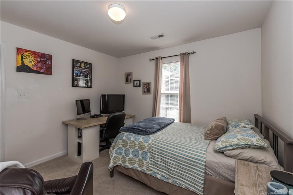 1135 Hipp Road Charlotte, NC 28216 - Photo 22 of 36 Gallery Image 22