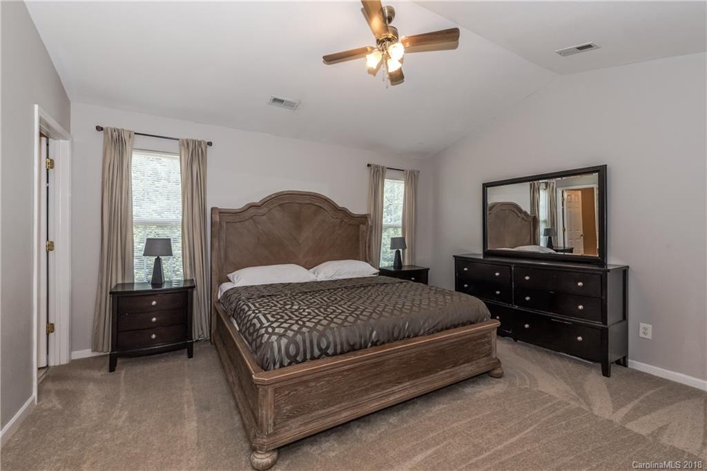 1135 Hipp Road Charlotte, NC 28216 - Photo 23 of 36 Gallery Image 23