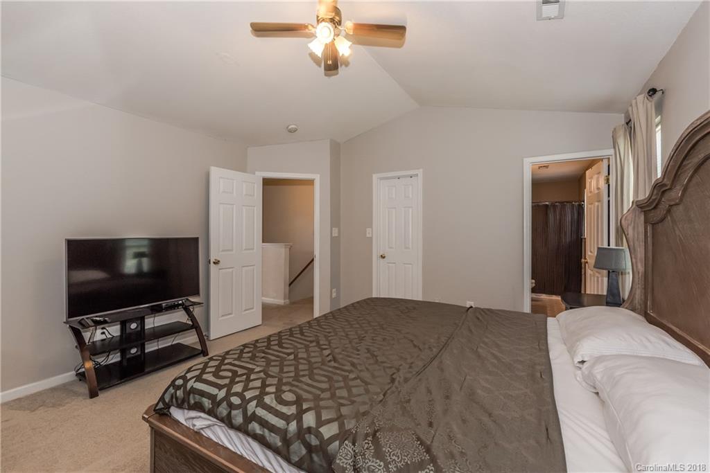 1135 Hipp Road Charlotte, NC 28216 - Photo 25 of 36 Gallery Image 25