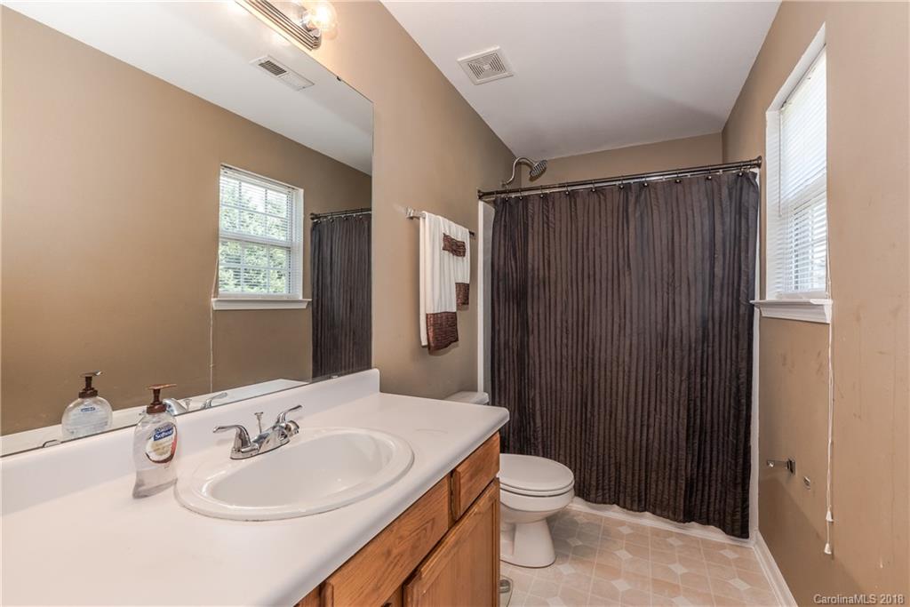 1135 Hipp Road Charlotte, NC 28216 - Photo 27 of 36 Gallery Image 27