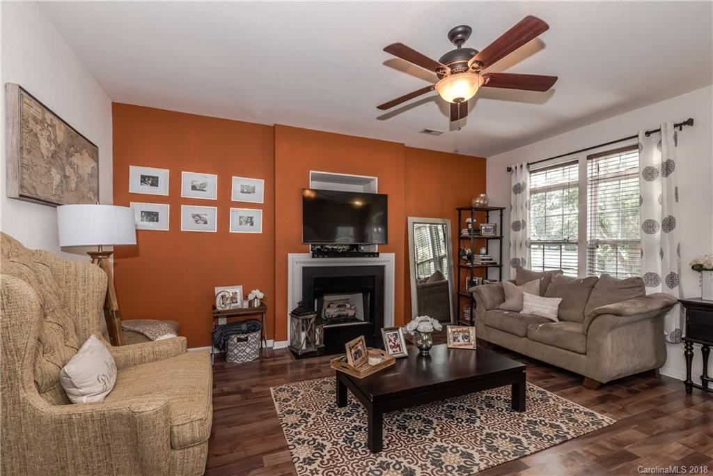 1135 Hipp Road Charlotte, NC 28216 - Photo 10 of 36 Gallery Image 10