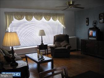 167 West Orvilla Road Hatfield, PA 19440 - Photo 3 of 6 Living Room