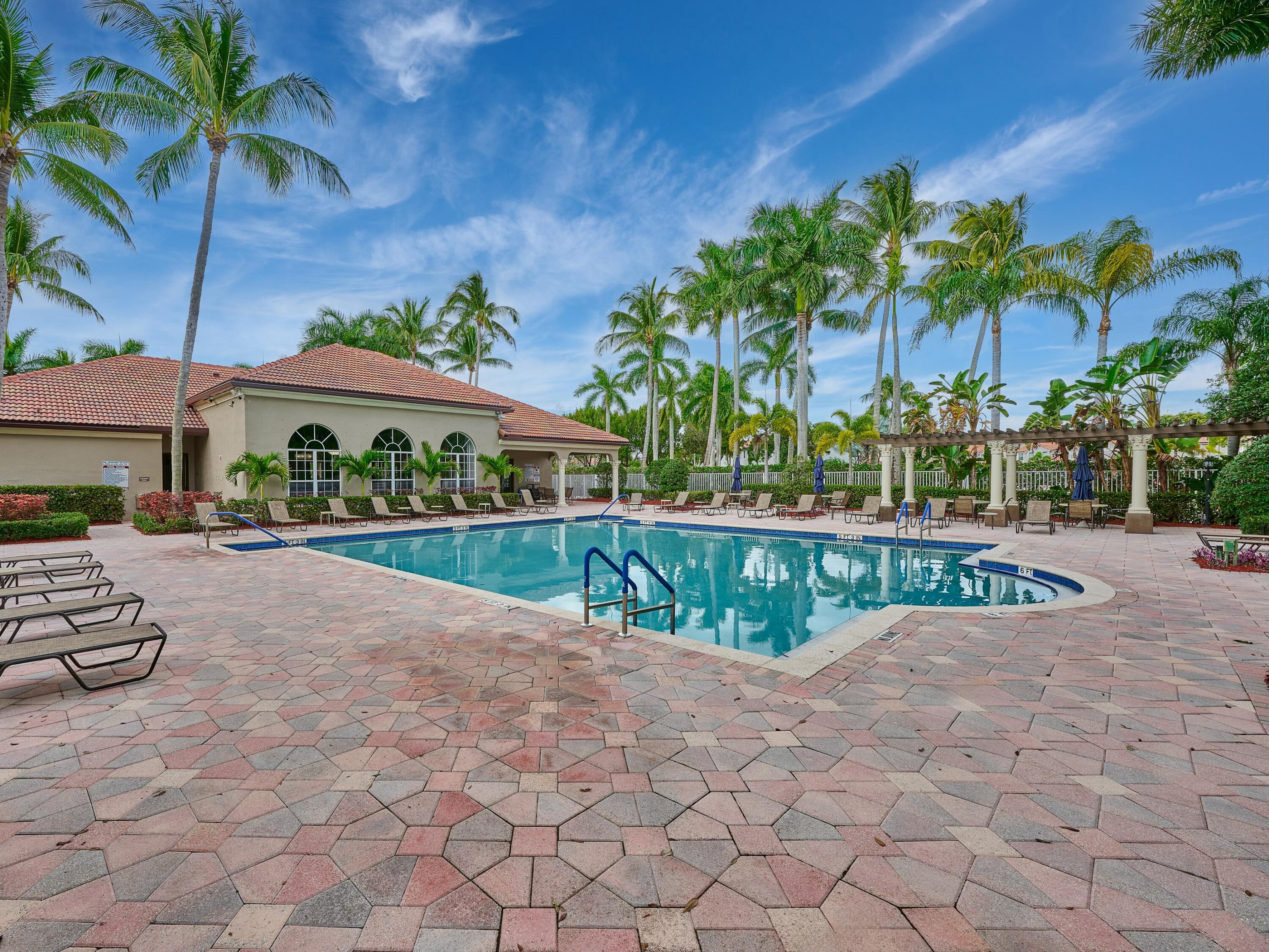 8421 Vía Serena Boca Raton, FL 33433 - Photo 43 of 46 Community Pool