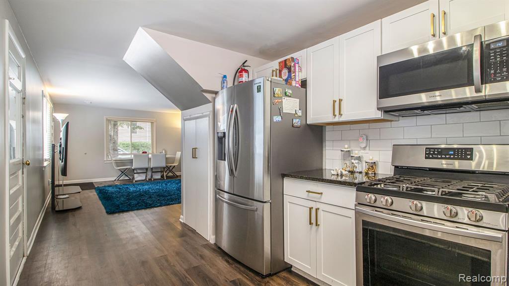 300 East 13 Mile Road Royal Oak, MI 48073 - Photo 6 of 15