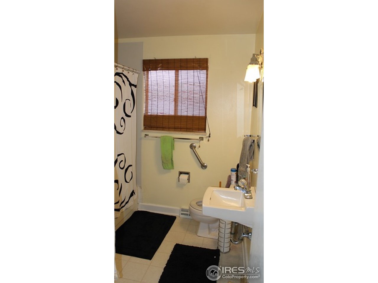 417 Briarwood Road Fort Collins, CO 80521 - Photo 9 of 20 Upper level full bathroom