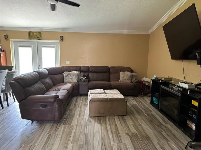 $2,299 | 4706 Barrett Court, Tampa, FL 33617