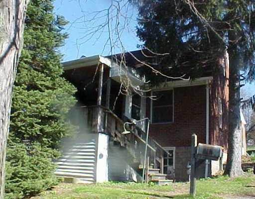619 Agnew Road Baldwin, PA 15227 - Photo 1 of 4 Exterior Front.