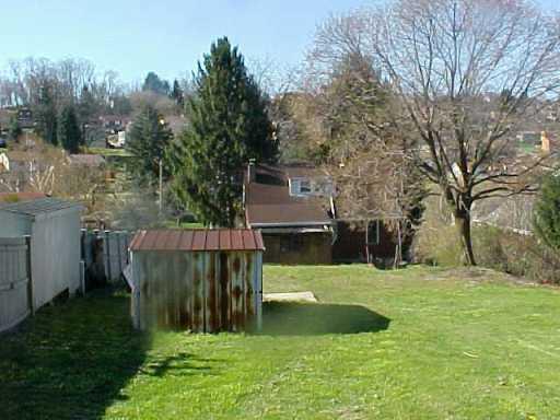 619 Agnew Road Baldwin, PA 15227 - Photo 3 of 4 Yard/Garden.