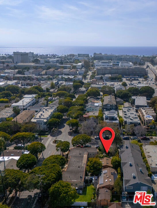 1753 10th Street Santa Monica, CA 90404 - Photo 3 of 40 Gallery Image 3