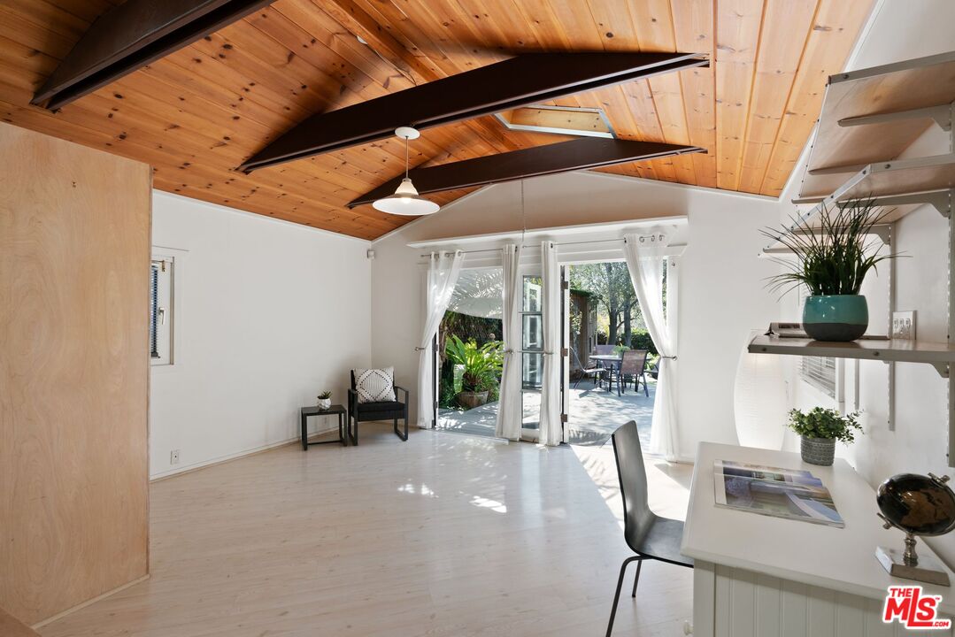 1753 10th Street Santa Monica, CA 90404 - Photo 6 of 40 Gallery Image 6