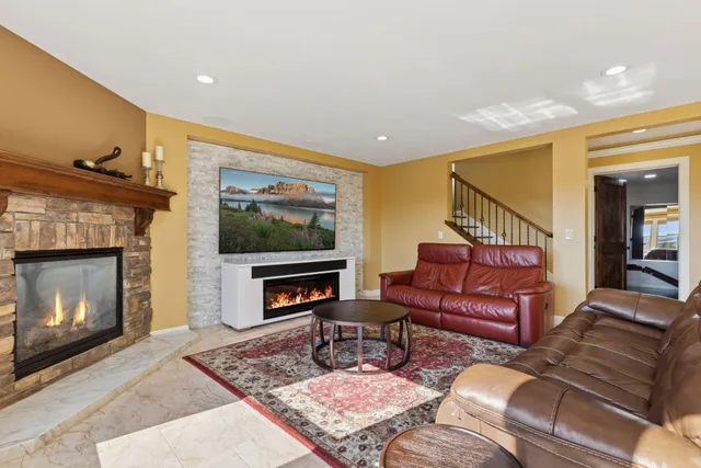 $1,295,000 | 22 Leaf Wing Drive, North Oaks, MN 55127