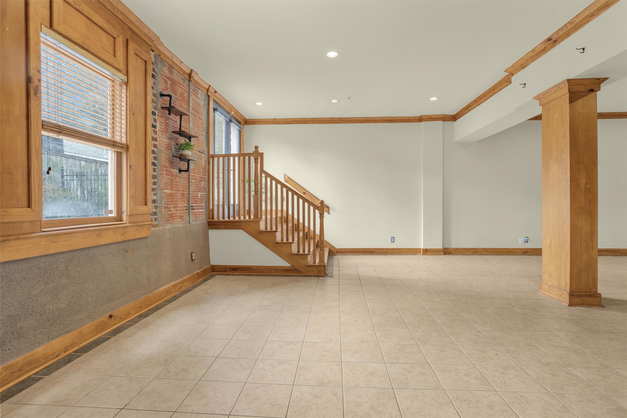 215 West Norma Street, Unit 104 Houston, TX 77009 - Photo 15 of 37 a view of an entryway with stairs