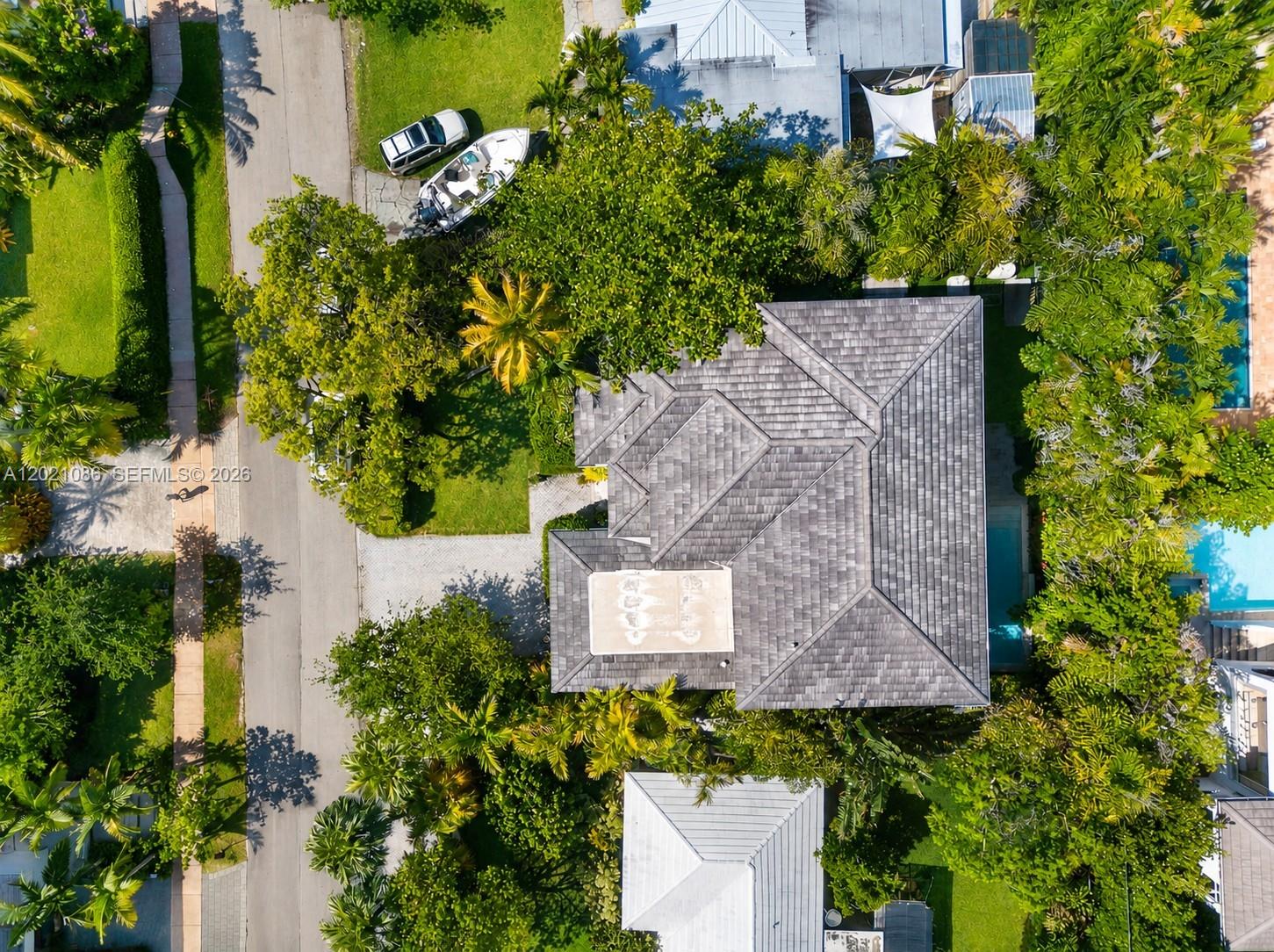 442 Ridgewood Road Key Biscayne, FL 33149 - Photo 32 of 35