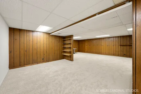 a view of a garage
