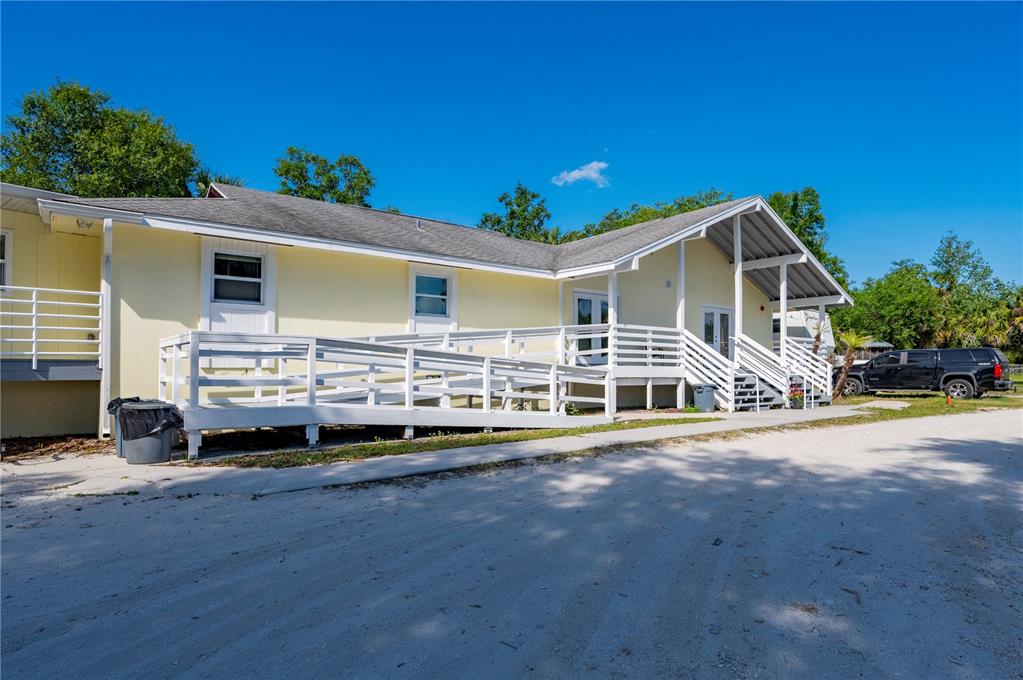8806 Southwest Start Center Street Arcadia, FL 34269 - Photo 4 of 93
