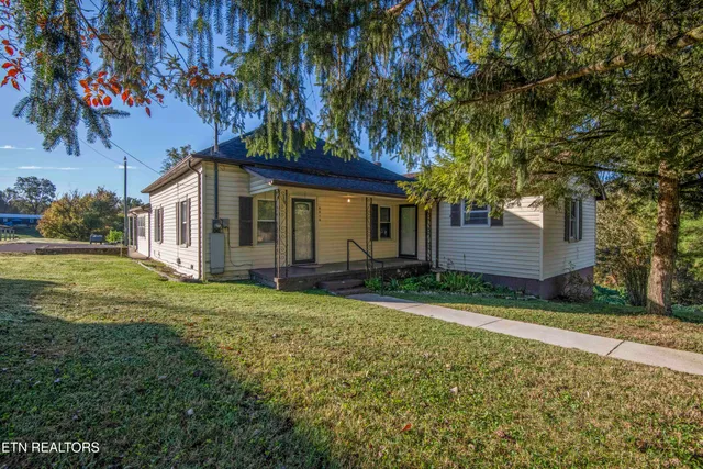 $300,000 | 9316 Tipple Lane, Mascot, TN 37806