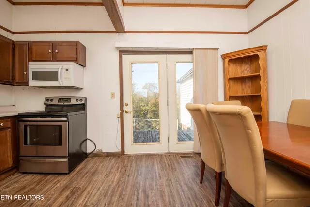 $300,000 | 9316 Tipple Lane, Mascot, TN 37806