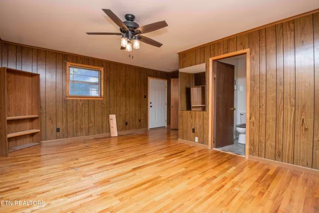 $300,000 | 9316 Tipple Lane, Mascot, TN 37806