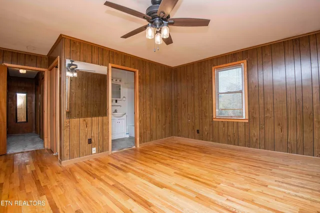 $300,000 | 9316 Tipple Lane, Mascot, TN 37806