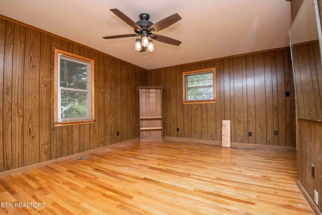 $300,000 | 9316 Tipple Lane, Mascot, TN 37806