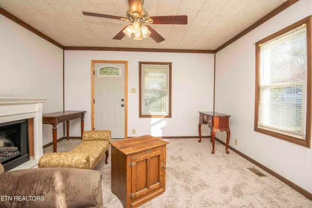 $300,000 | 9316 Tipple Lane, Mascot, TN 37806