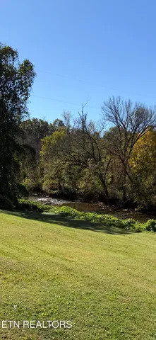 $300,000 | 9316 Tipple Lane, Mascot, TN 37806