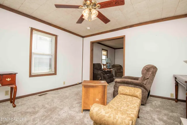 $300,000 | 9316 Tipple Lane, Mascot, TN 37806