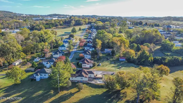 $300,000 | 9316 Tipple Lane, Mascot, TN 37806