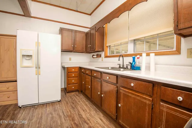 $300,000 | 9316 Tipple Lane, Mascot, TN 37806