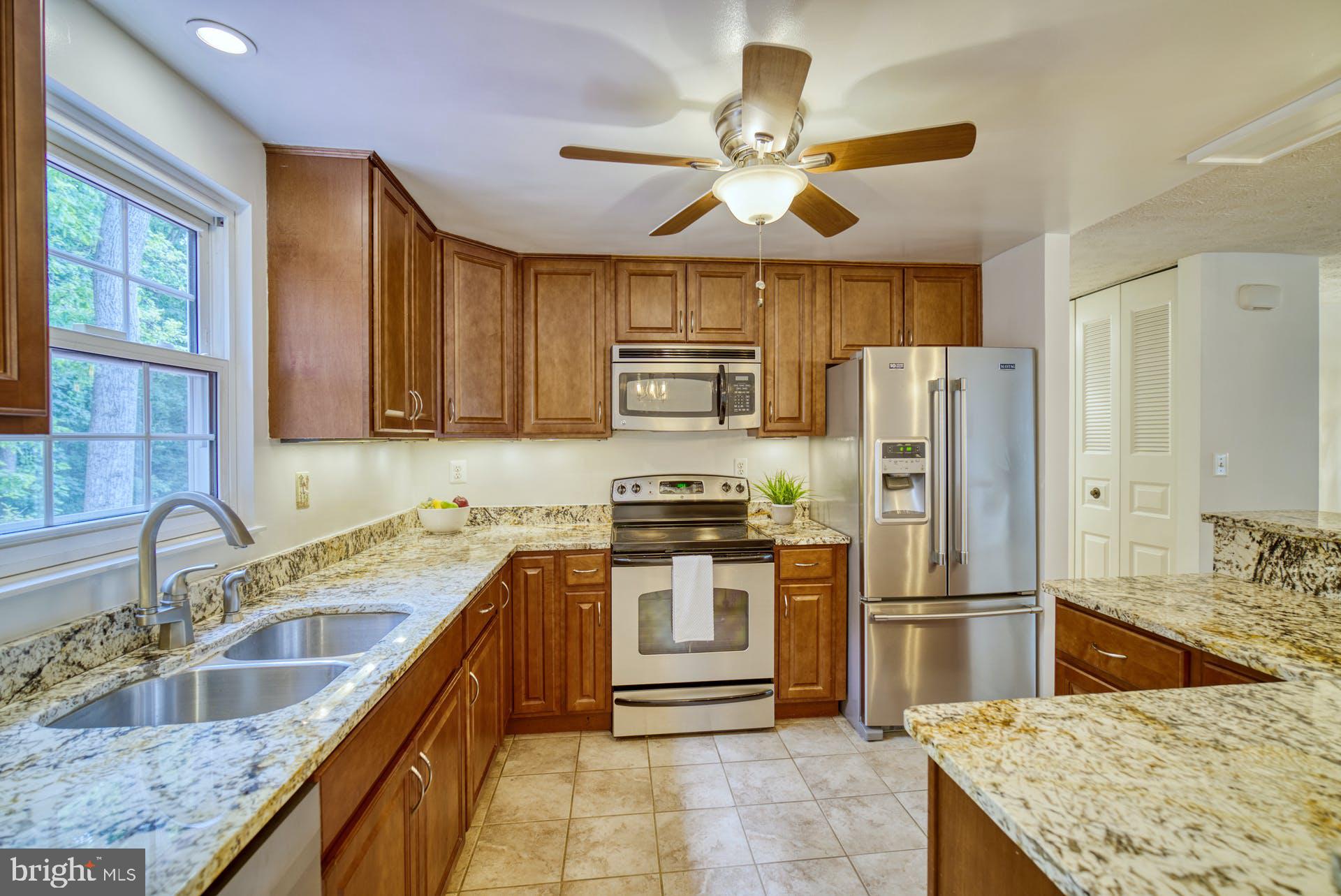 8286 Raindrop Way Springfield, VA 22153 - Photo 11 of 40 Lovely Kitchen