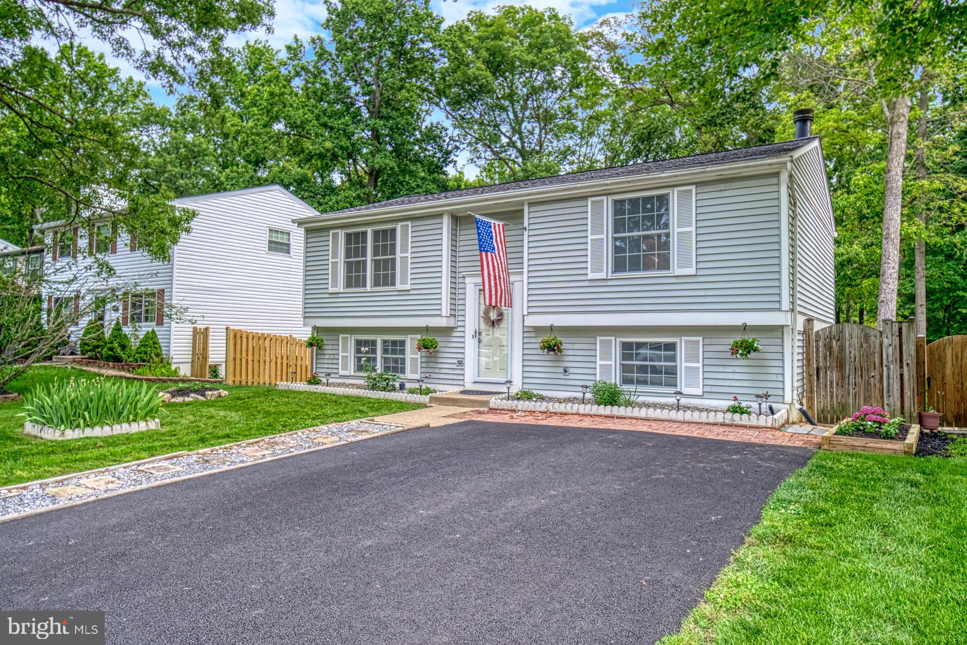 8286 Raindrop Way Springfield, VA 22153 - Photo 3 of 40 Front
