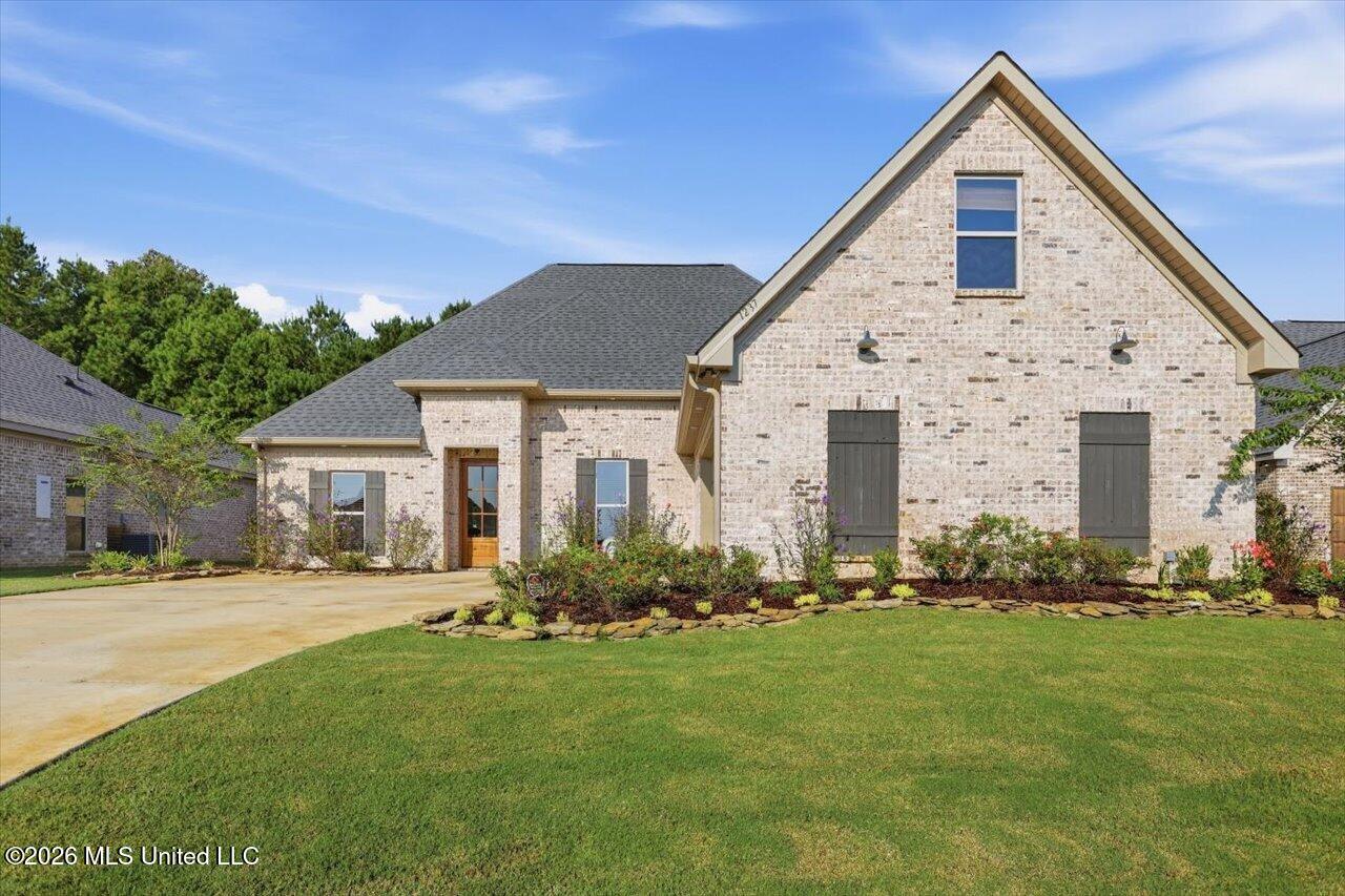 1237 Old Ct Crossing Flowood, MS 39232 - Photo 2 of 32 1237 Old Ct Crossing