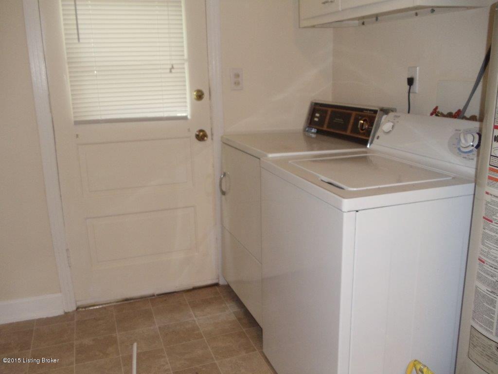 4702 Palma Road Louisville, KY 40272 - Photo 8 of 16 DSC07408