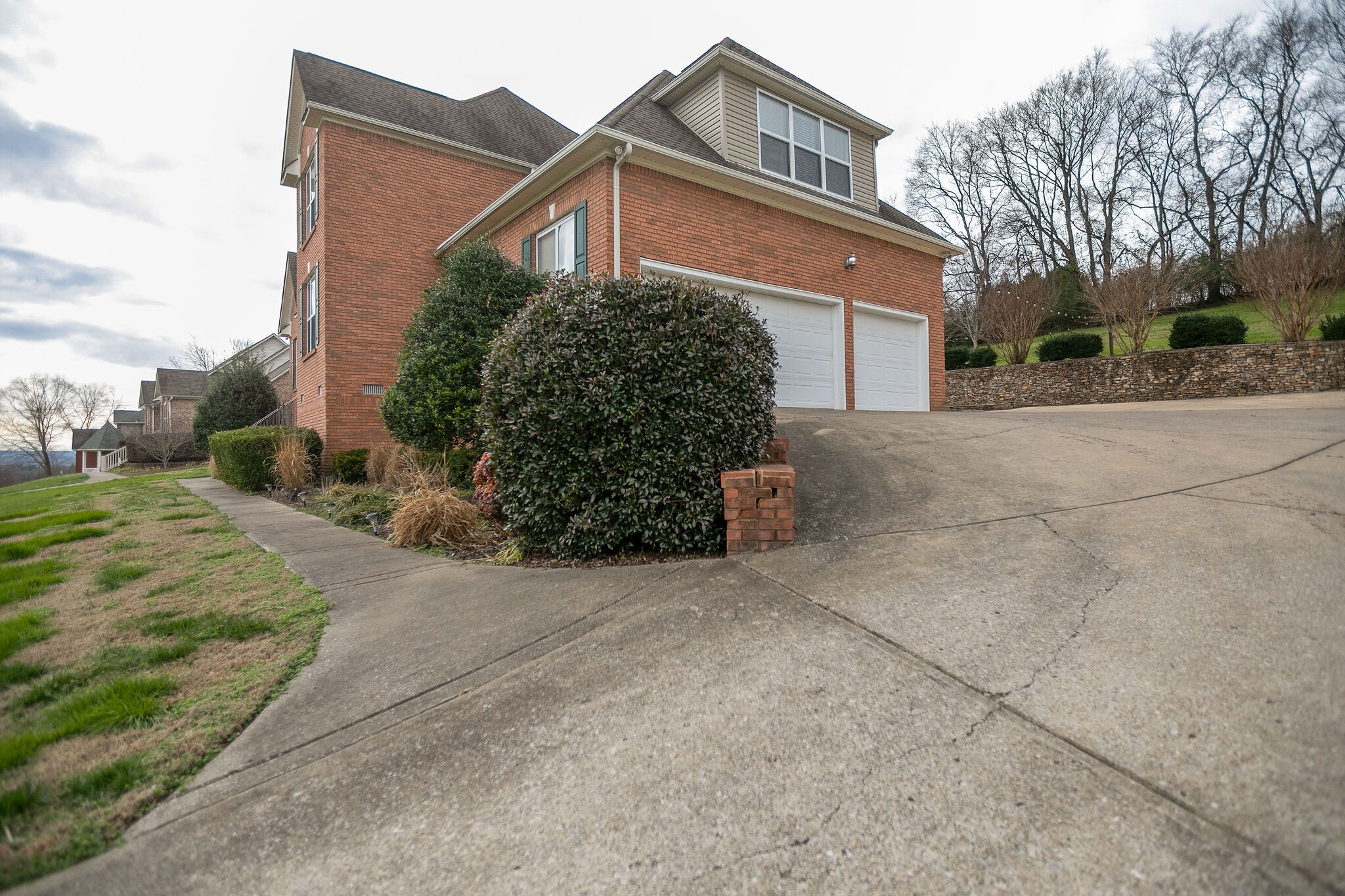 3029 Viewpointe Way Columbia, TN 38401 - Photo 39 of 40 front view of a house with a street