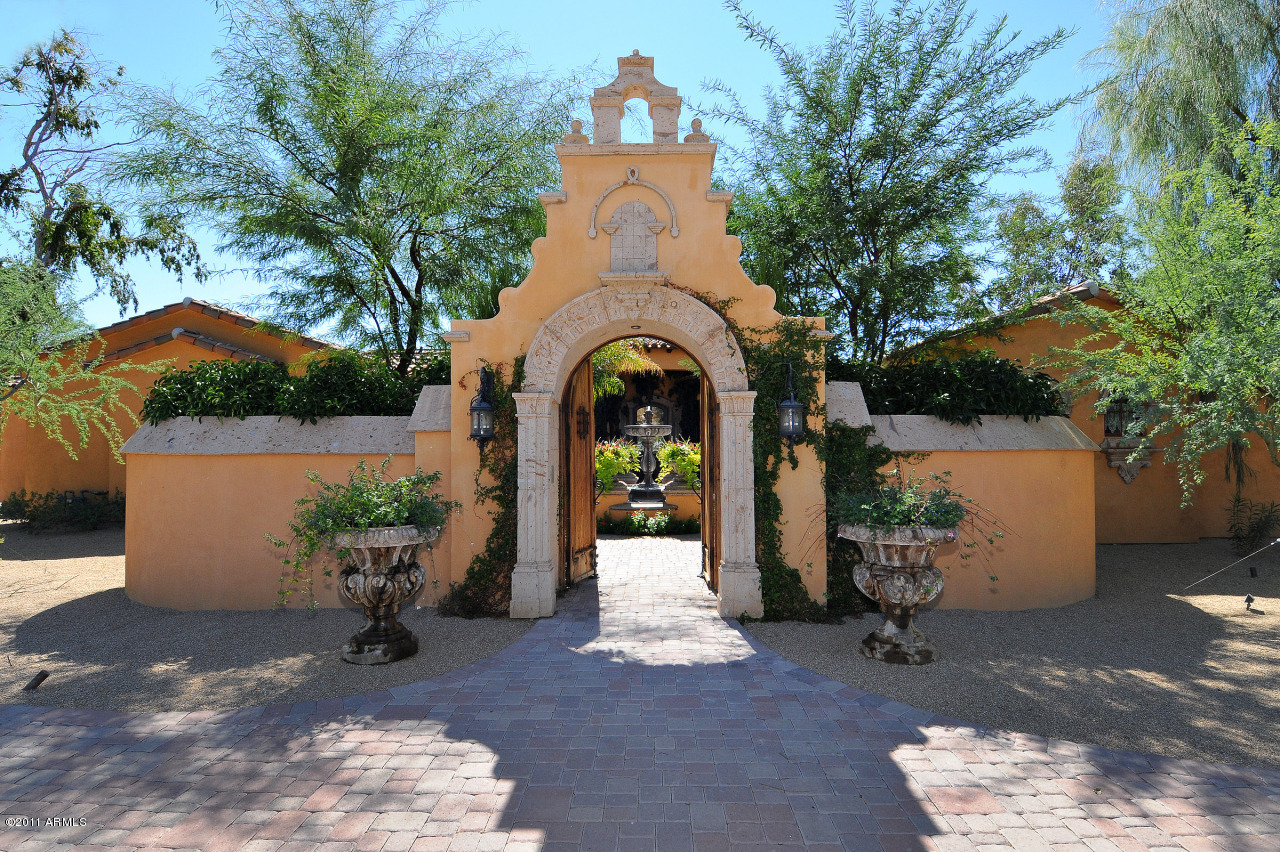 6901 East Sunnyvale Road Paradise Valley, AZ 85253 - Photo 1 of 45 Villa Limoncello - Come Inside!
