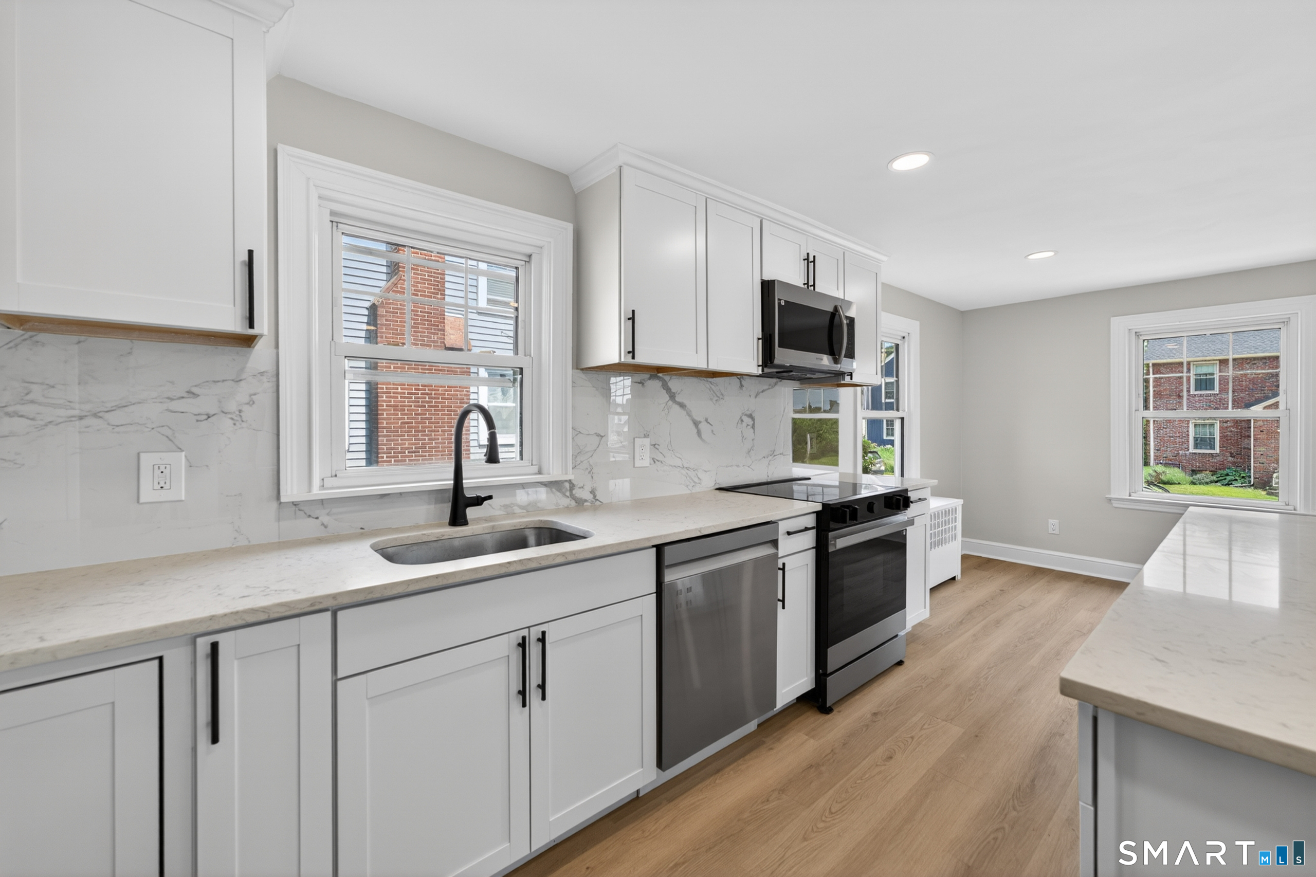 55 Woodlawn Road New London, CT 06320 - Photo 13 of 36