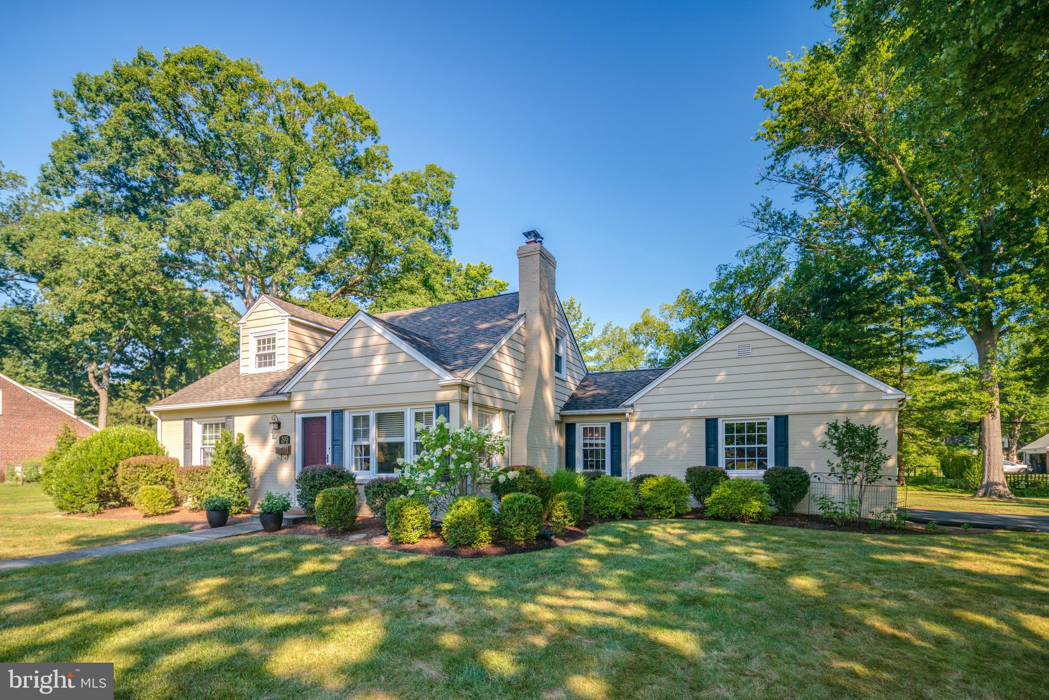 305 Henry Lane Wallingford, PA 19086 - Photo 2 of 21