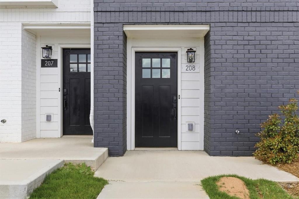 208 Mission Way Atlanta, GA 30315 - Photo 41 of 43 a view of entryway front of house
