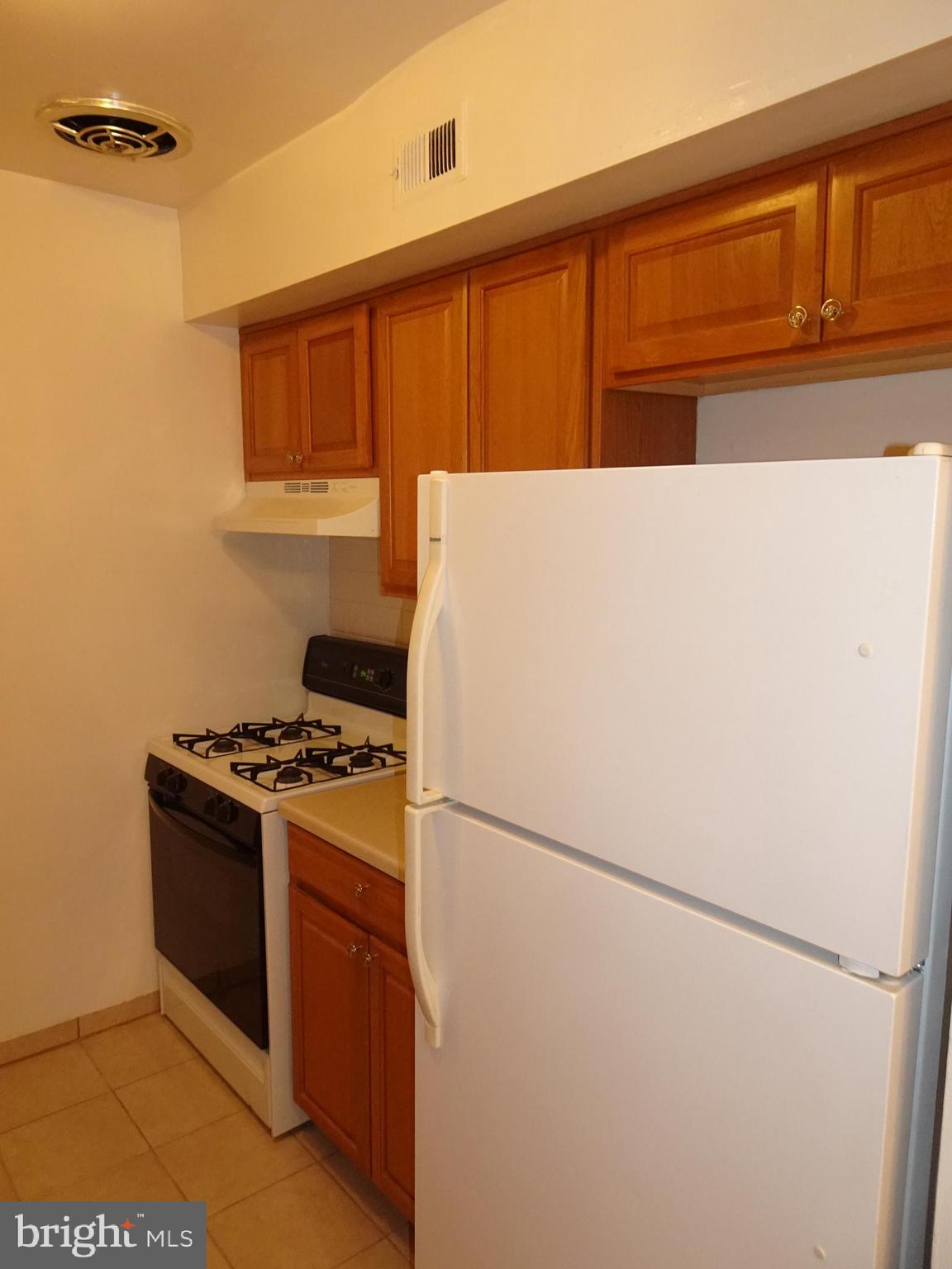 9451 Woodbridge Road Philadelphia, PA 19114 - Photo 5 of 13 Gallery Image 5