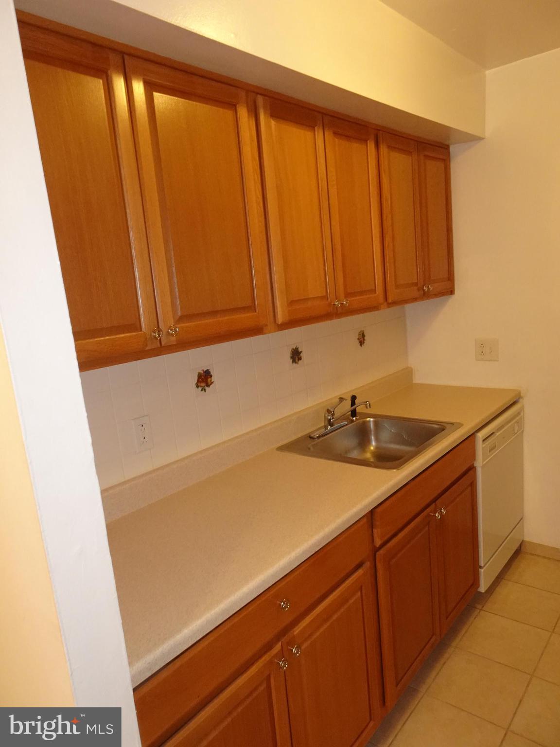 9451 Woodbridge Road Philadelphia, PA 19114 - Photo 6 of 13 Gallery Image 6