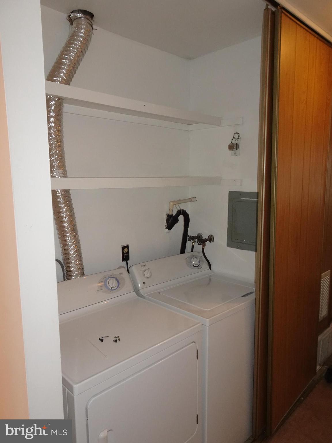 9451 Woodbridge Road Philadelphia, PA 19114 - Photo 7 of 13 Gallery Image 7