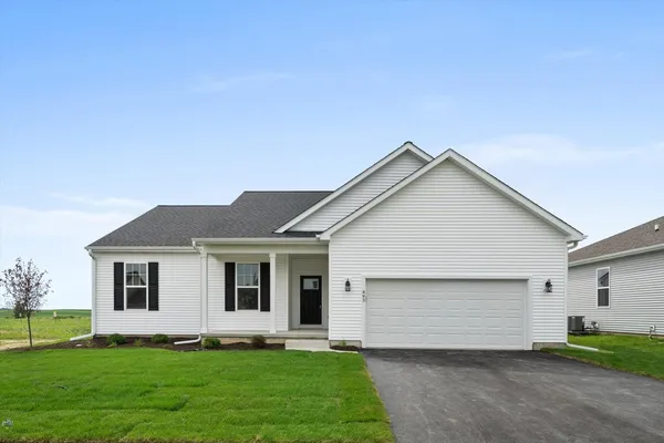 $390,400 | 813 Whitetail Drive, Marengo, IL 60152