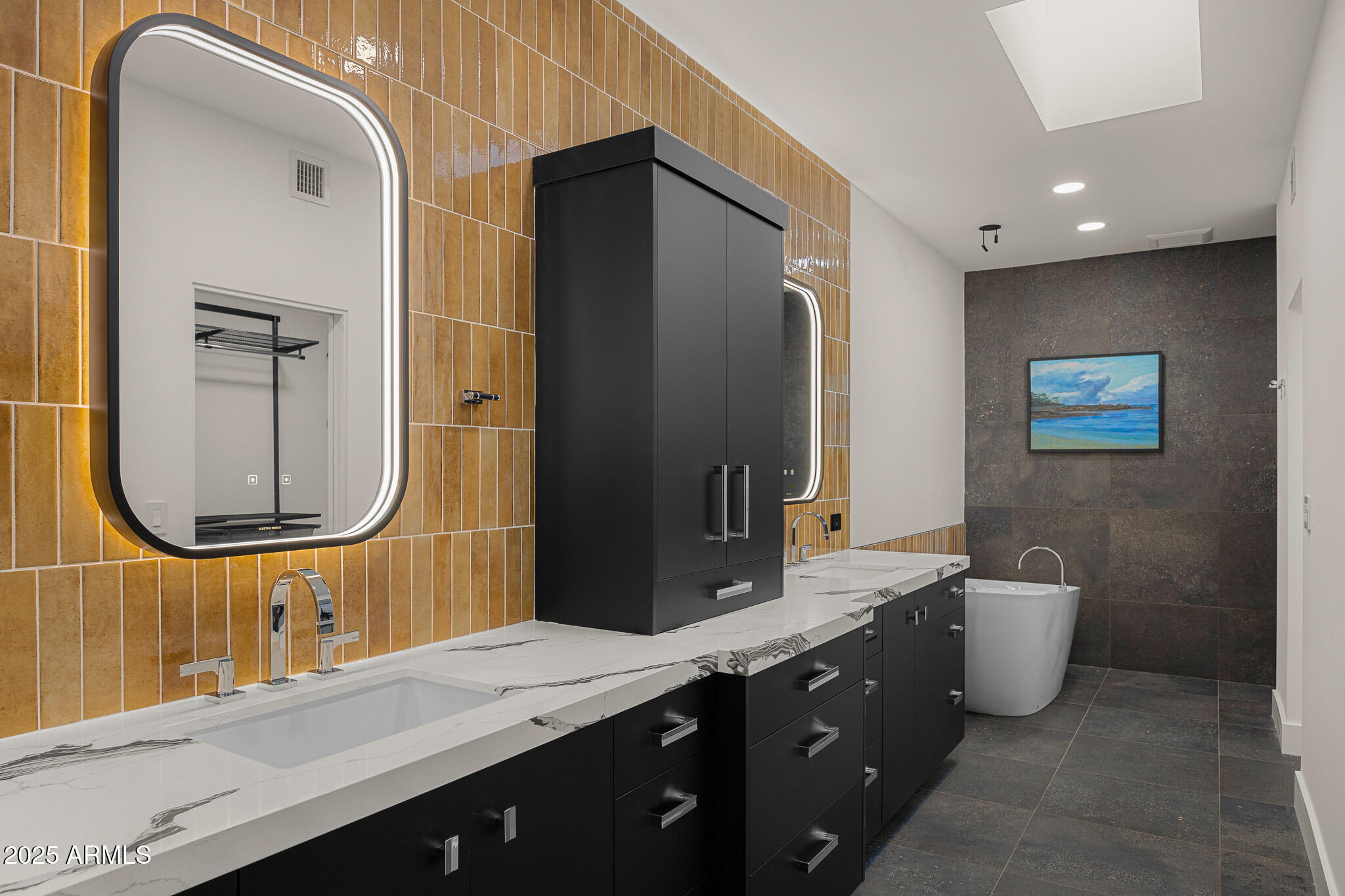 10041 North 52nd Place Paradise Valley, AZ 85253 - Photo 12 of 31 primary bath