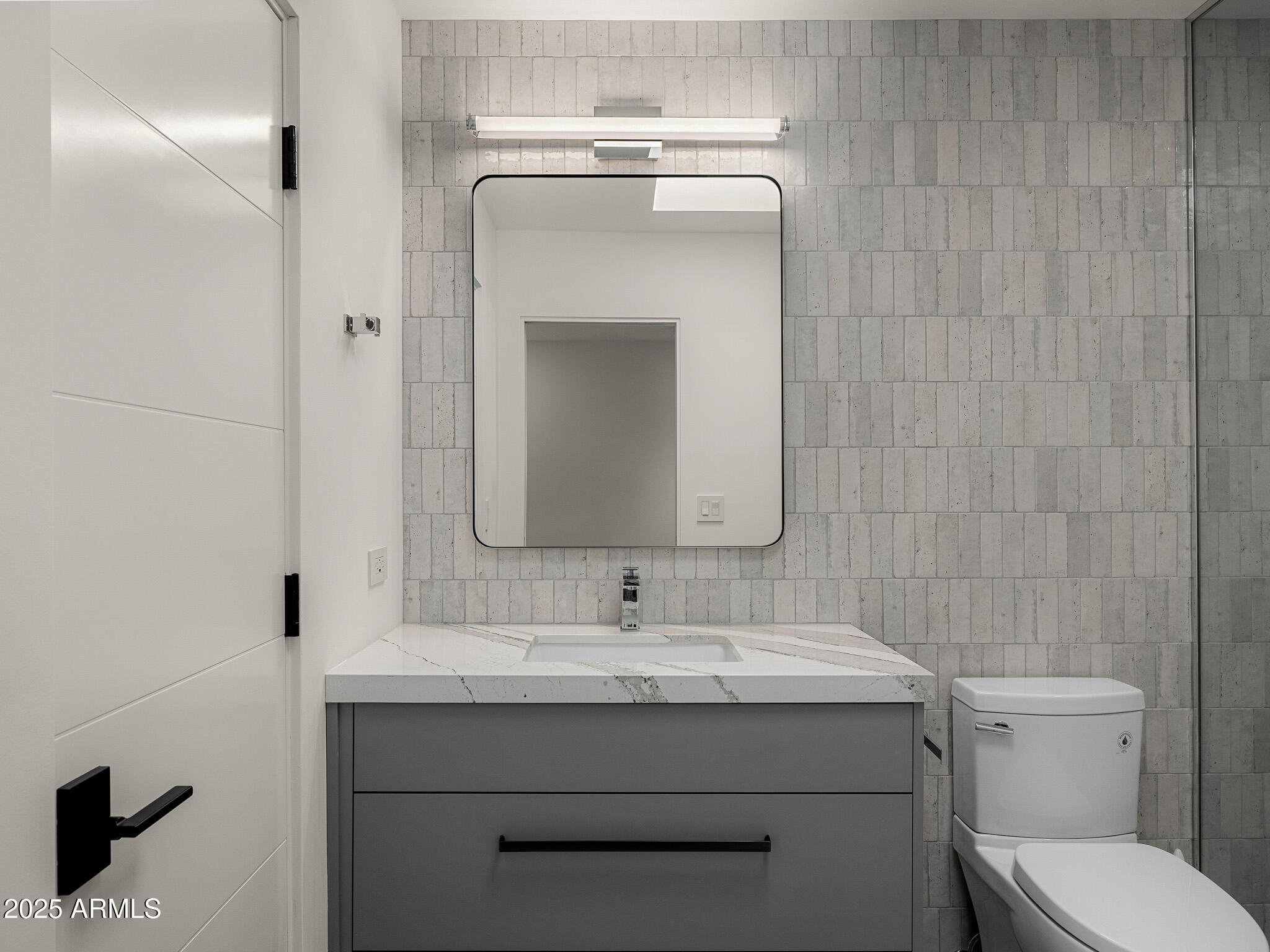 10041 North 52nd Place Paradise Valley, AZ 85253 - Photo 14 of 31 guest bathroom1