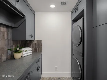 $2,450,000 | 10041 North 52nd Place, Paradise Valley, AZ 85253