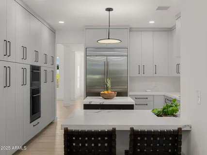 $2,450,000 | 10041 North 52nd Place, Paradise Valley, AZ 85253