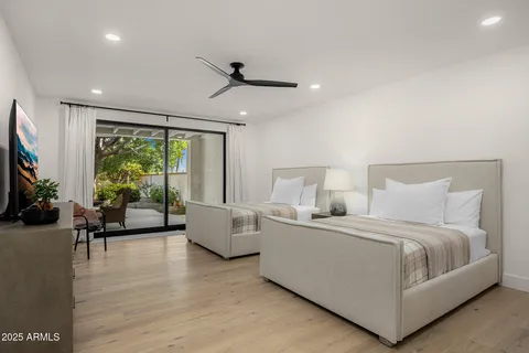 $2,450,000 | 10041 North 52nd Place, Paradise Valley, AZ 85253